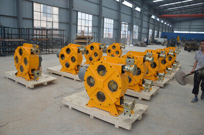 Industrial peristaltic pump hose squeeze pump for concrete